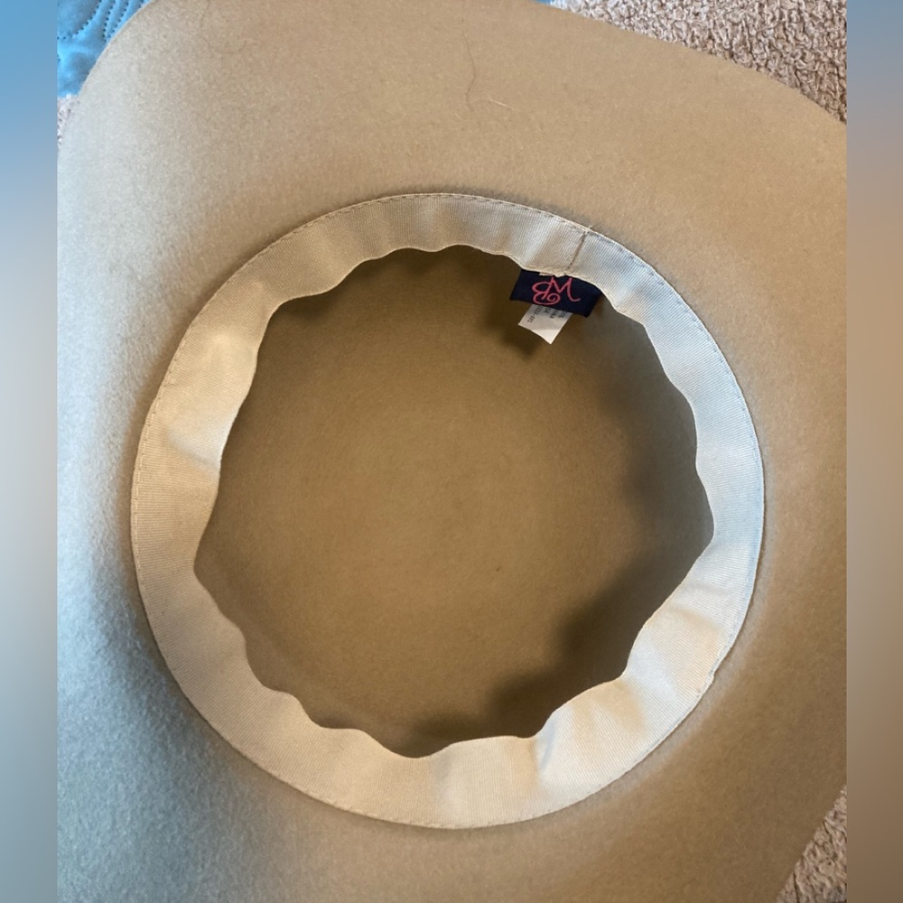 Set of Three Stylish 100% Wool Felt Hats in Burgundy, Blue, and Beige - Picture 6 of 13